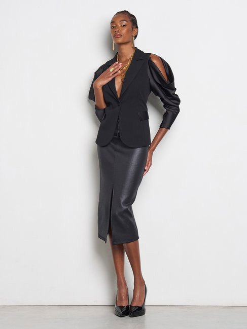 Chaqueta con detalle hombros